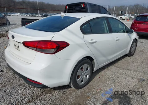 2017 Kia Forte Lx z USA, uszkodzony, nr VIN 3KPFK4A77HE156871